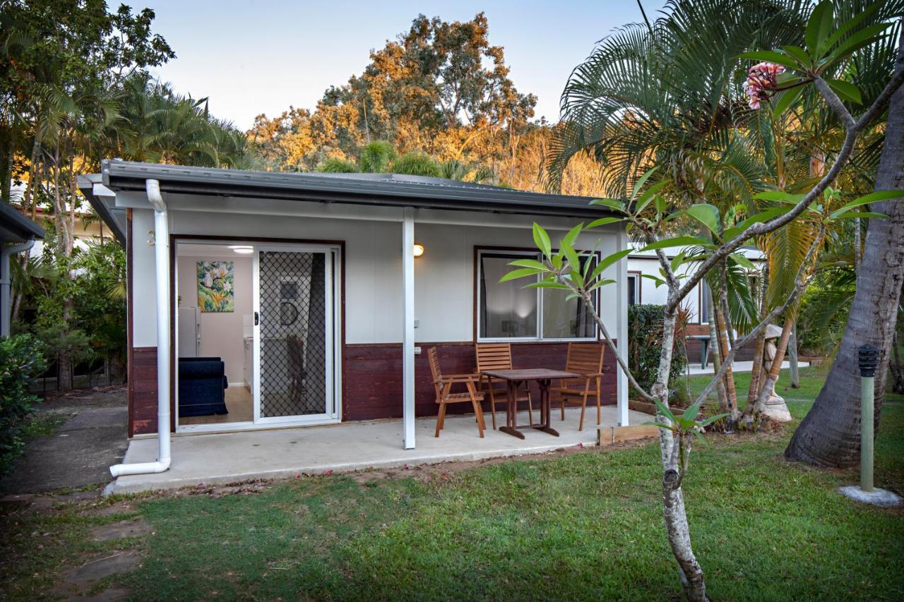 Bush Village Holiday Cabins Airlie Beach Exterior photo