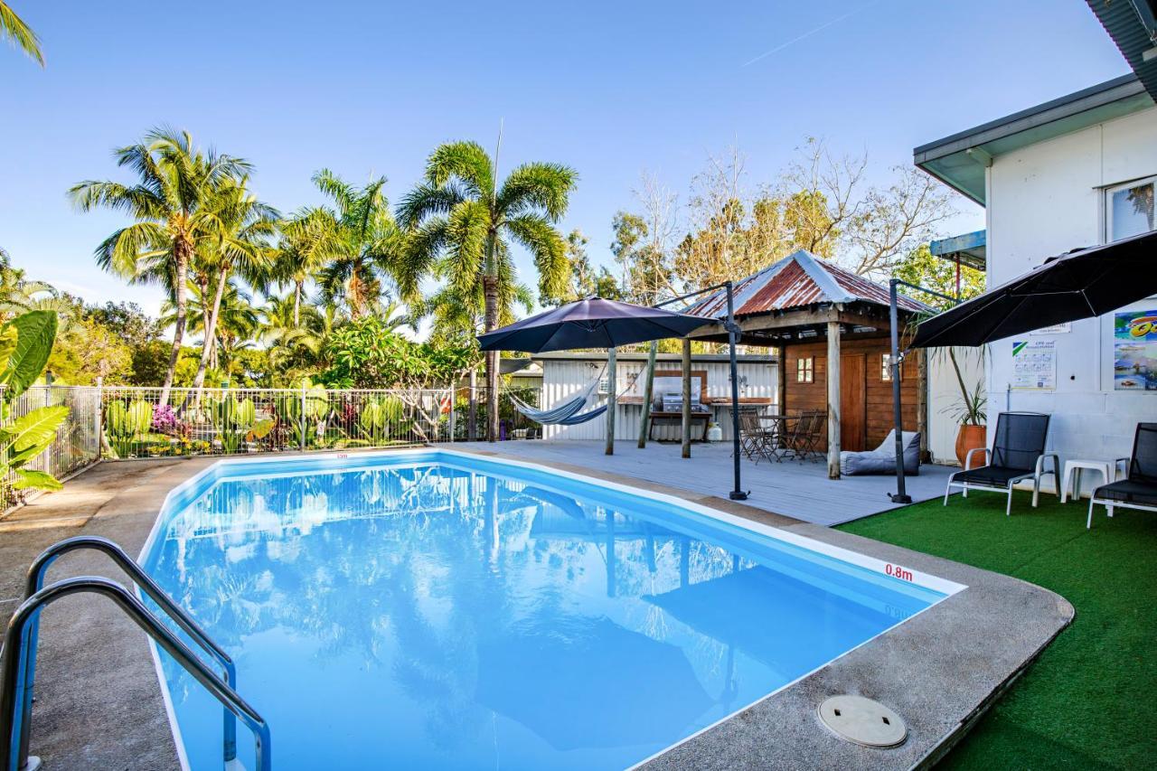 Bush Village Holiday Cabins Airlie Beach Exterior photo