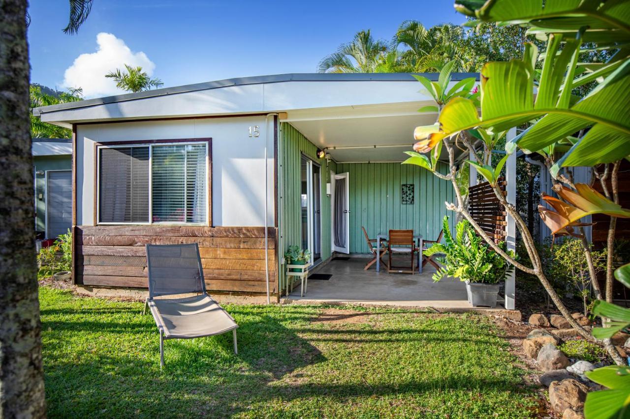 Bush Village Holiday Cabins Airlie Beach Exterior photo