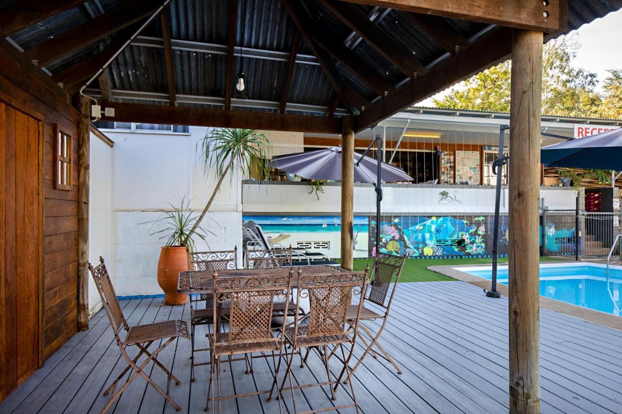 Bush Village Holiday Cabins Airlie Beach Exterior photo
