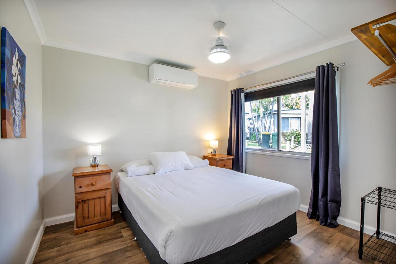 Bush Village Holiday Cabins Airlie Beach Exterior photo