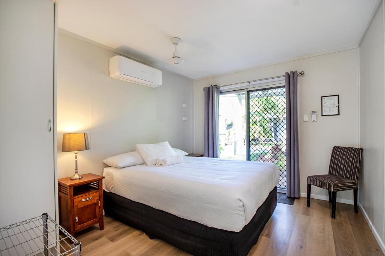 Bush Village Holiday Cabins Airlie Beach Exterior photo