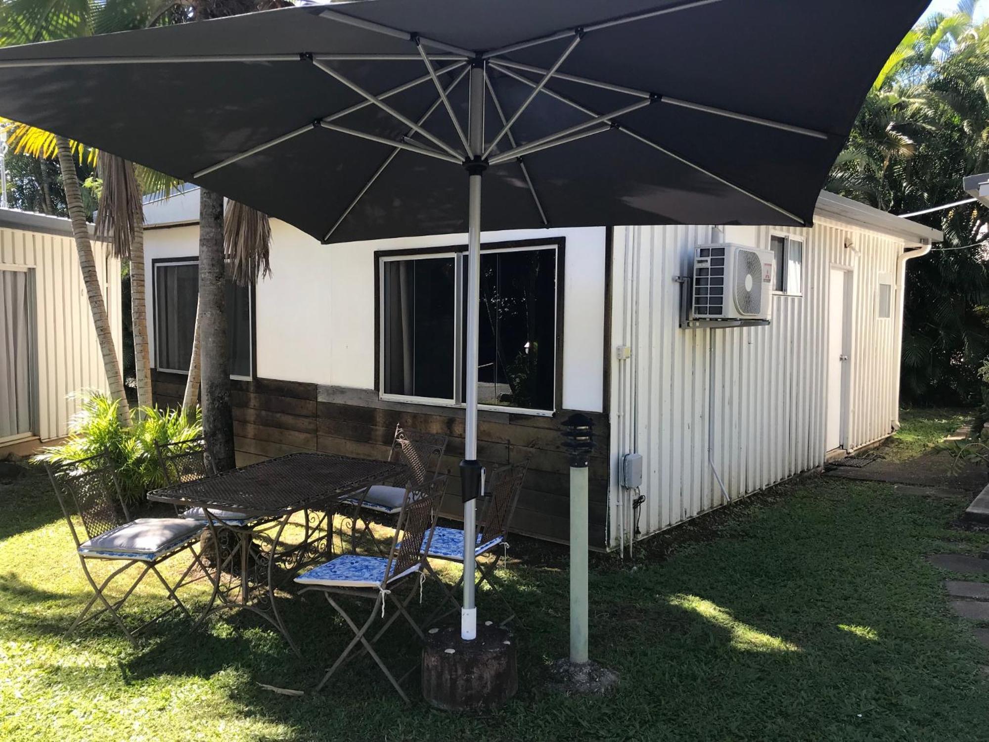Bush Village Holiday Cabins Airlie Beach Exterior photo