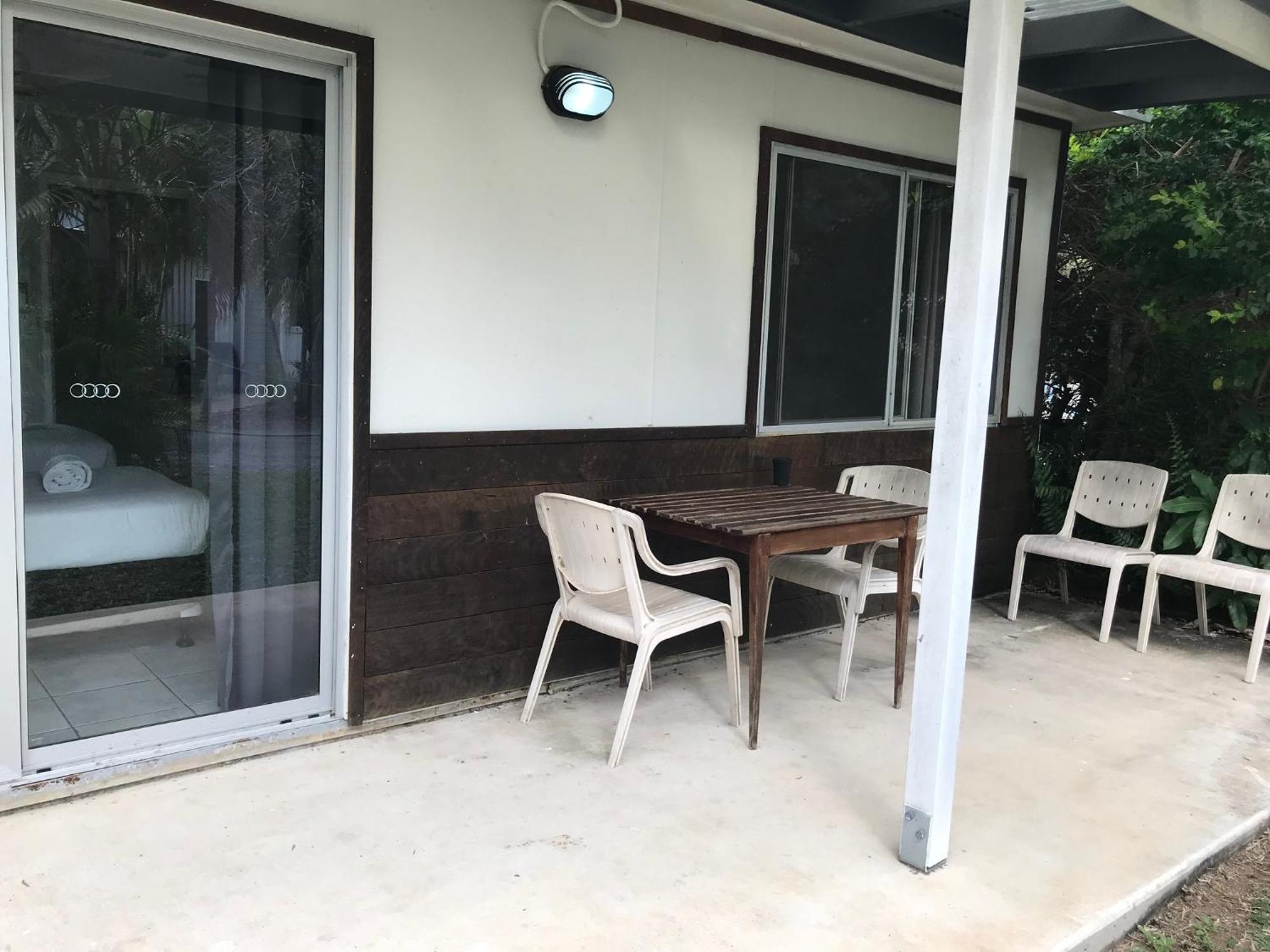 Bush Village Holiday Cabins Airlie Beach Exterior photo